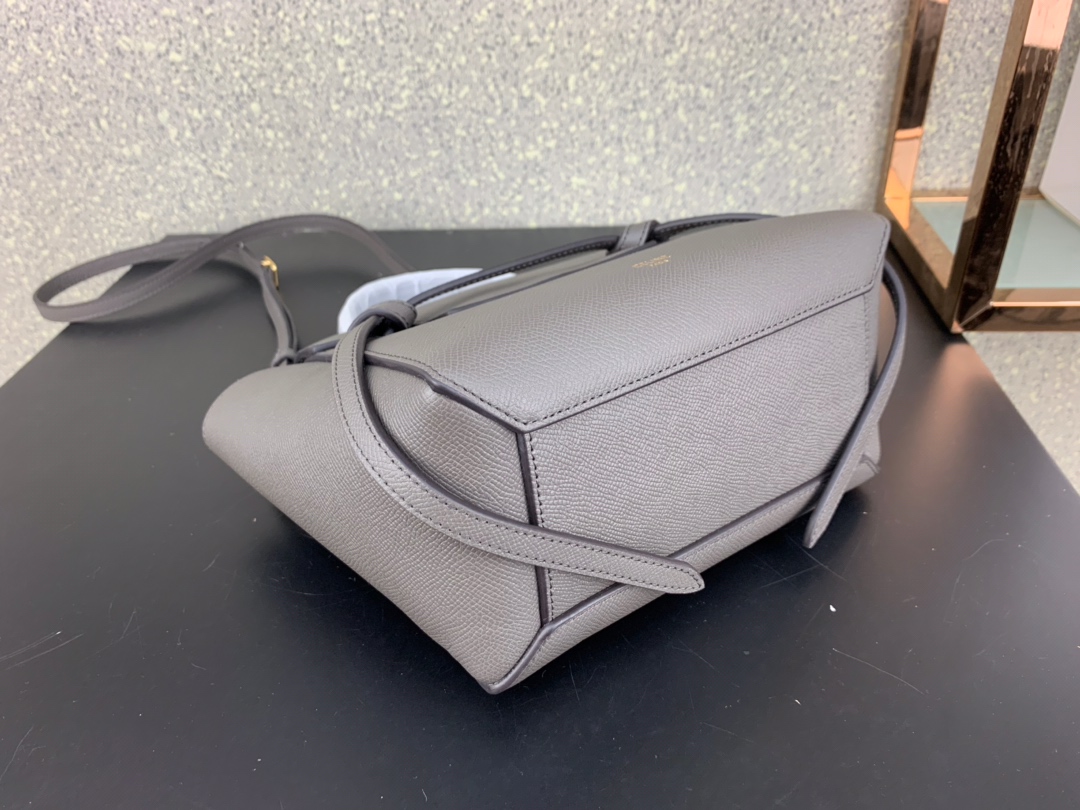 Ce1i*e nano belt bag in grained calfskin grey 189003 20 x 20 x 10 cm