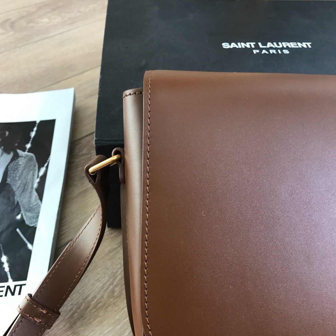 Y51 betty satchel in smooth leather brown 25 x 21 x 8 cm