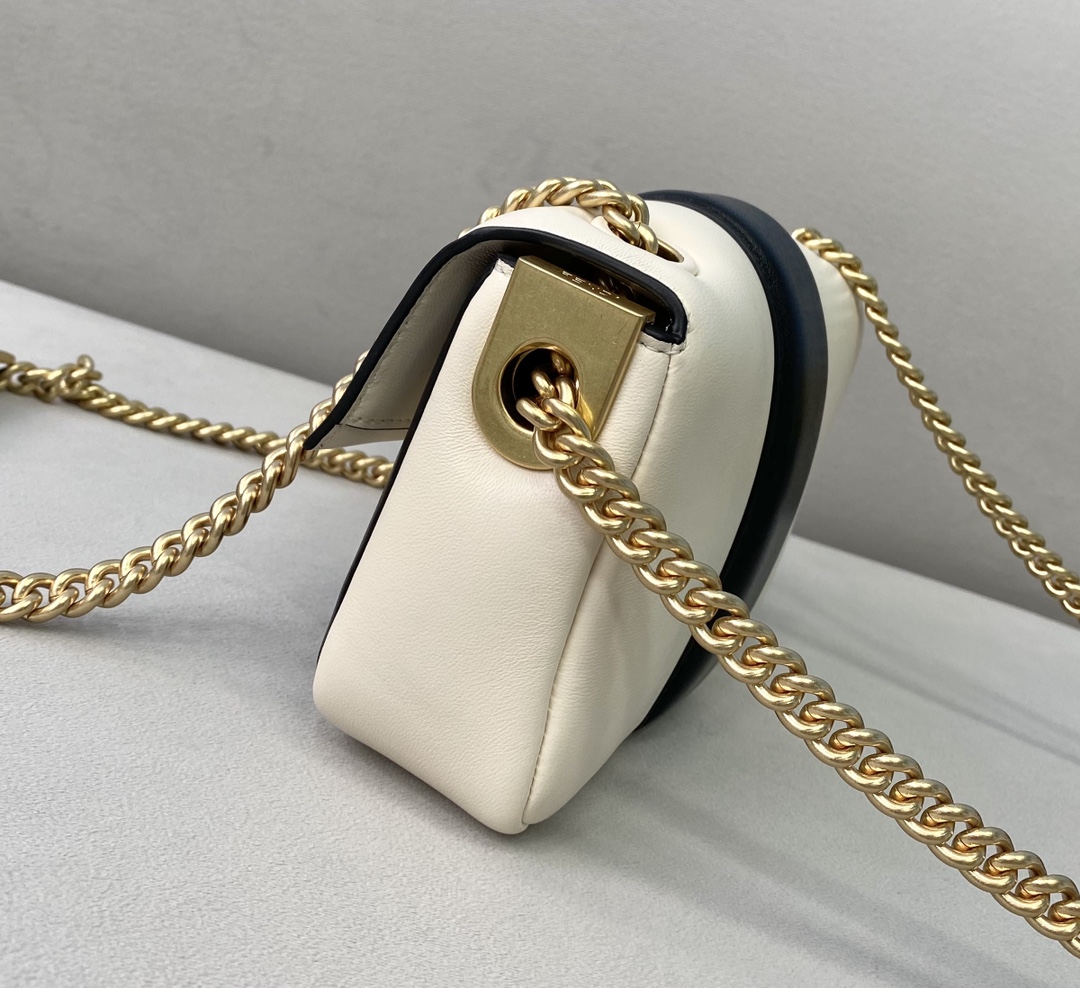 F**di mini baguette chain white and black nappa leather bag 8bs045 19 × 5 × 10 cm