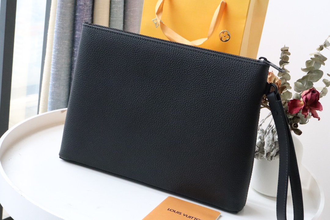 l0vis Vvtt0n ipad pouch aerogram m69837 30 x 22 x 5 cm