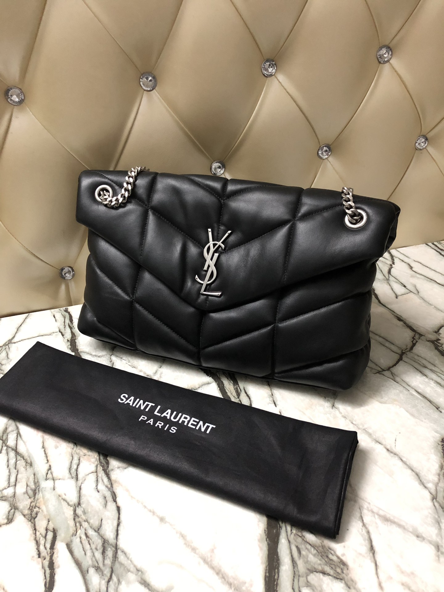 Y51 puffer medium bag in quilted lambskin black and white chain 5774751 35 x 23 x 13.5 cm