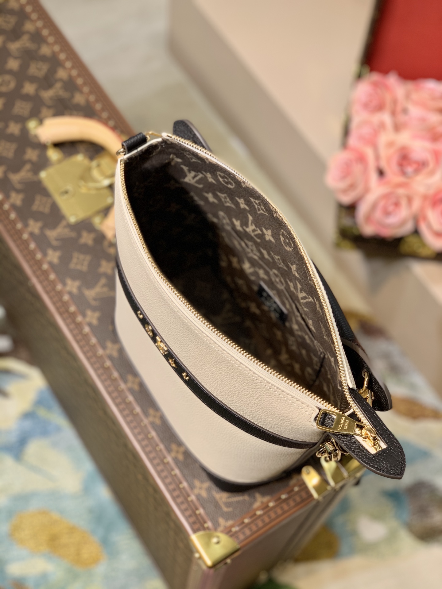 l0vis Vvtt0n cruiser pm cream and black m57813 25 x 22.5 x 13 cm