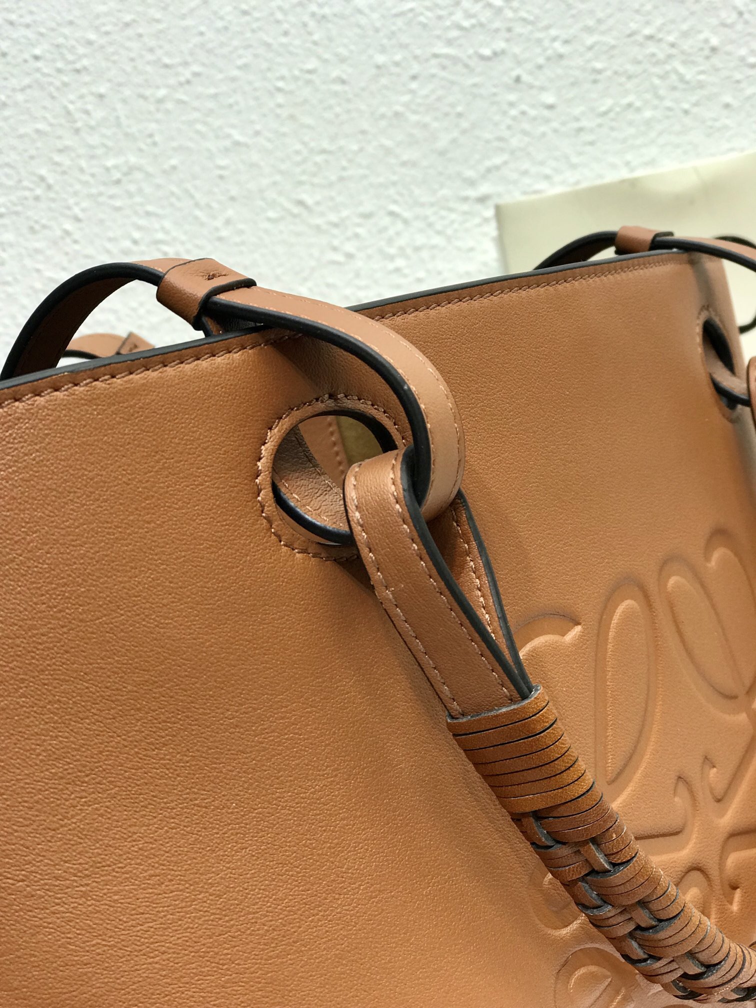 L0ew* anagram tote in classic calfskin tan a657t23x02 30cm