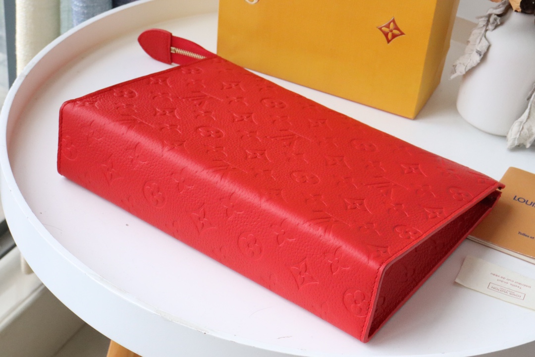 l0vis Vvtt0n pochette voyage monogram eclipse in red m61692 26 x 20 x 5 cm