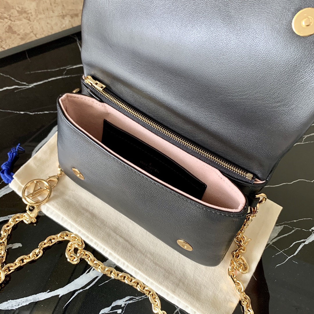 l0vis Vvtt0n pochette coussin black m80742 20 x 14 x 8 cm