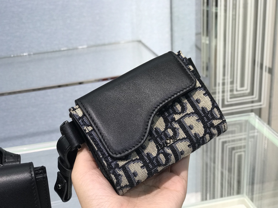 D10r elite shoulder pouch beige and black D10r oblique jacquard canvas 2gaca321uam 18.5 cm x 20 cm