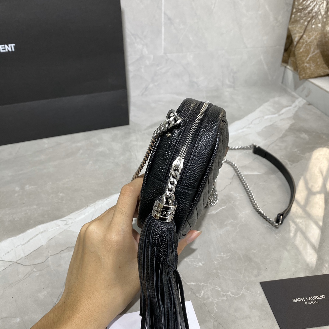Y51 lou mini bag in quilted grain de poudre embossed leather black and silver 6125791 18 × 10 × 5 cm
