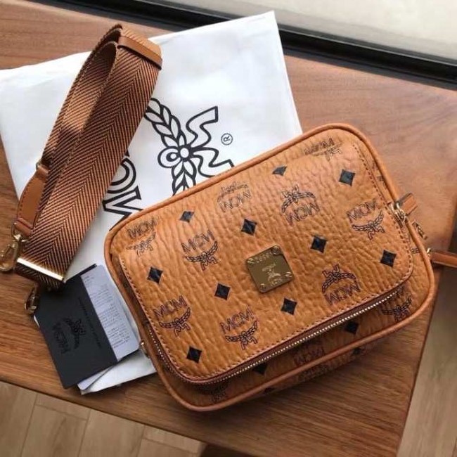 Klassik Crossbody in Visetos 22 x 15 x 9 cm