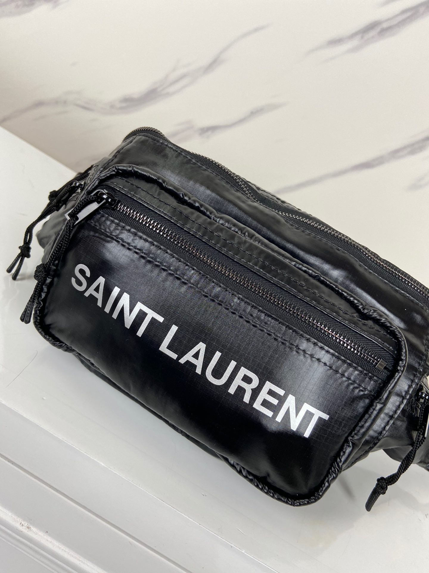 y51  Sa1nt Lau*nt logo printed padded belt bag 13 x 8 cm