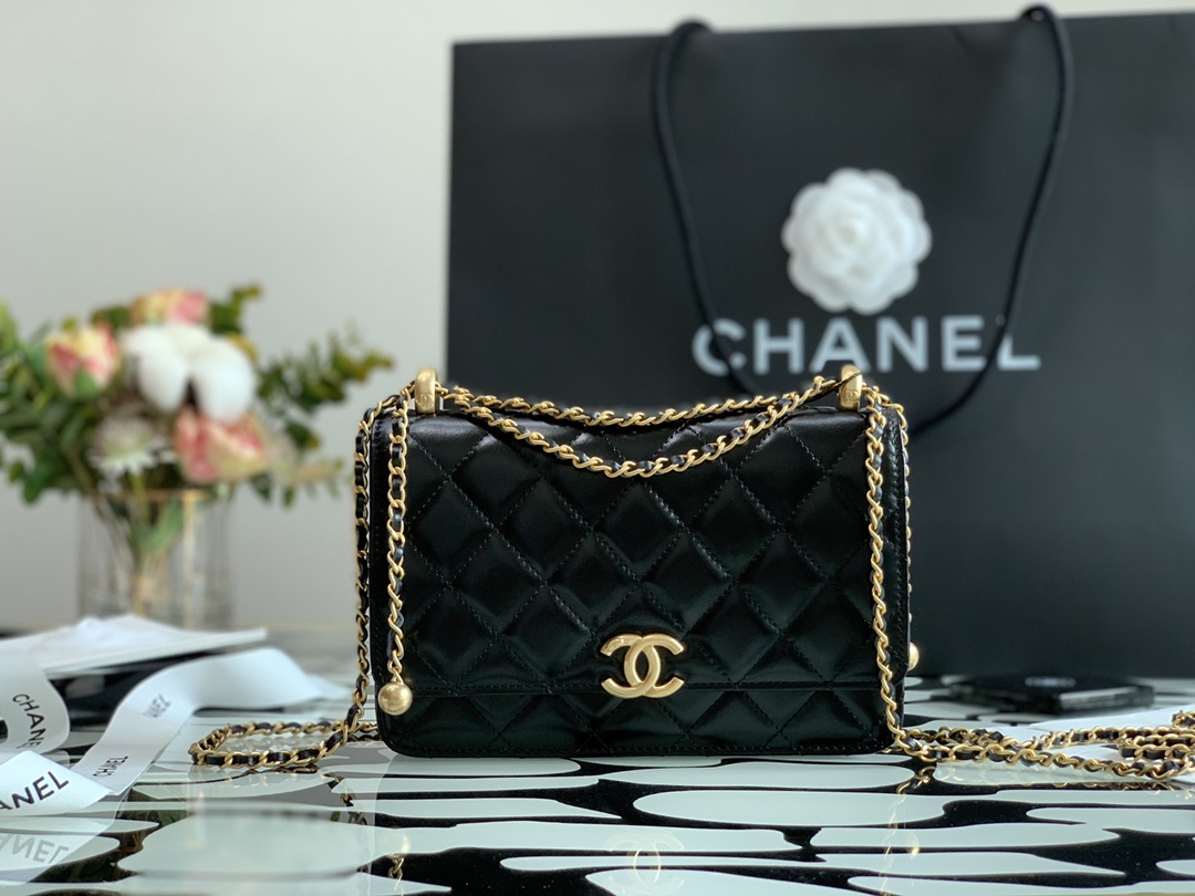 Ch**el wallet on chain calfskin & gold-tone metal black ap2289 19cm
