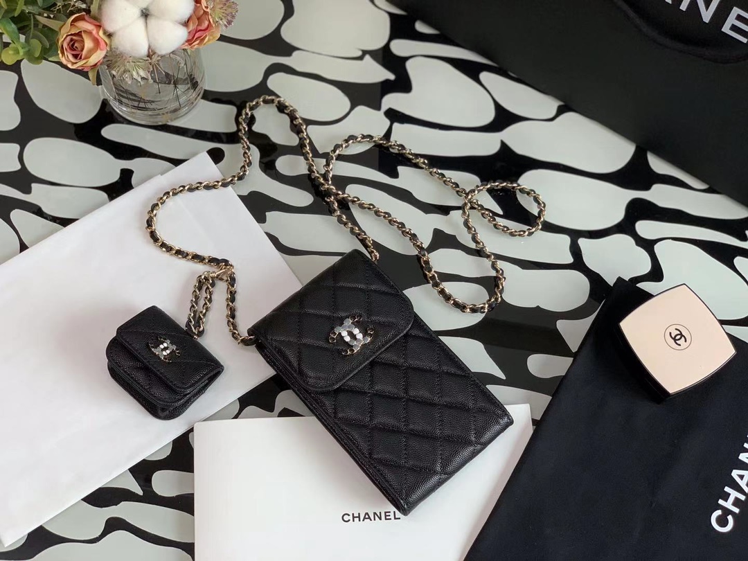 Ch**el phone and airpods case with chain ap2033