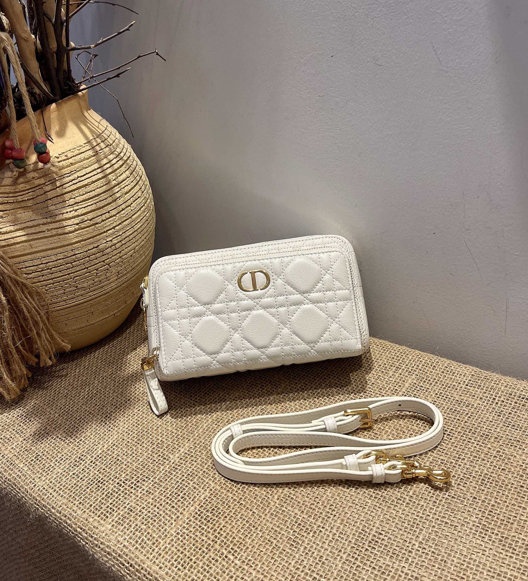 d10r caro double pouch S*pple cannage calfskin white s5037uwhc 19 x 10.5 x 5 cm