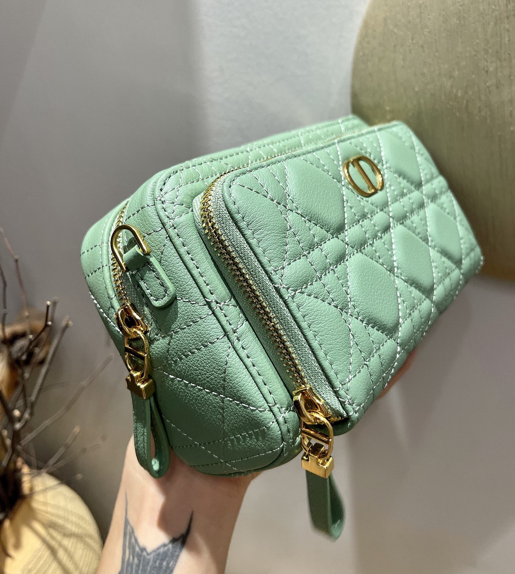 d10r caro double pouch S*pple cannage calfskin seafoam s5037uwhc 19 x 10.5 x 5 cm