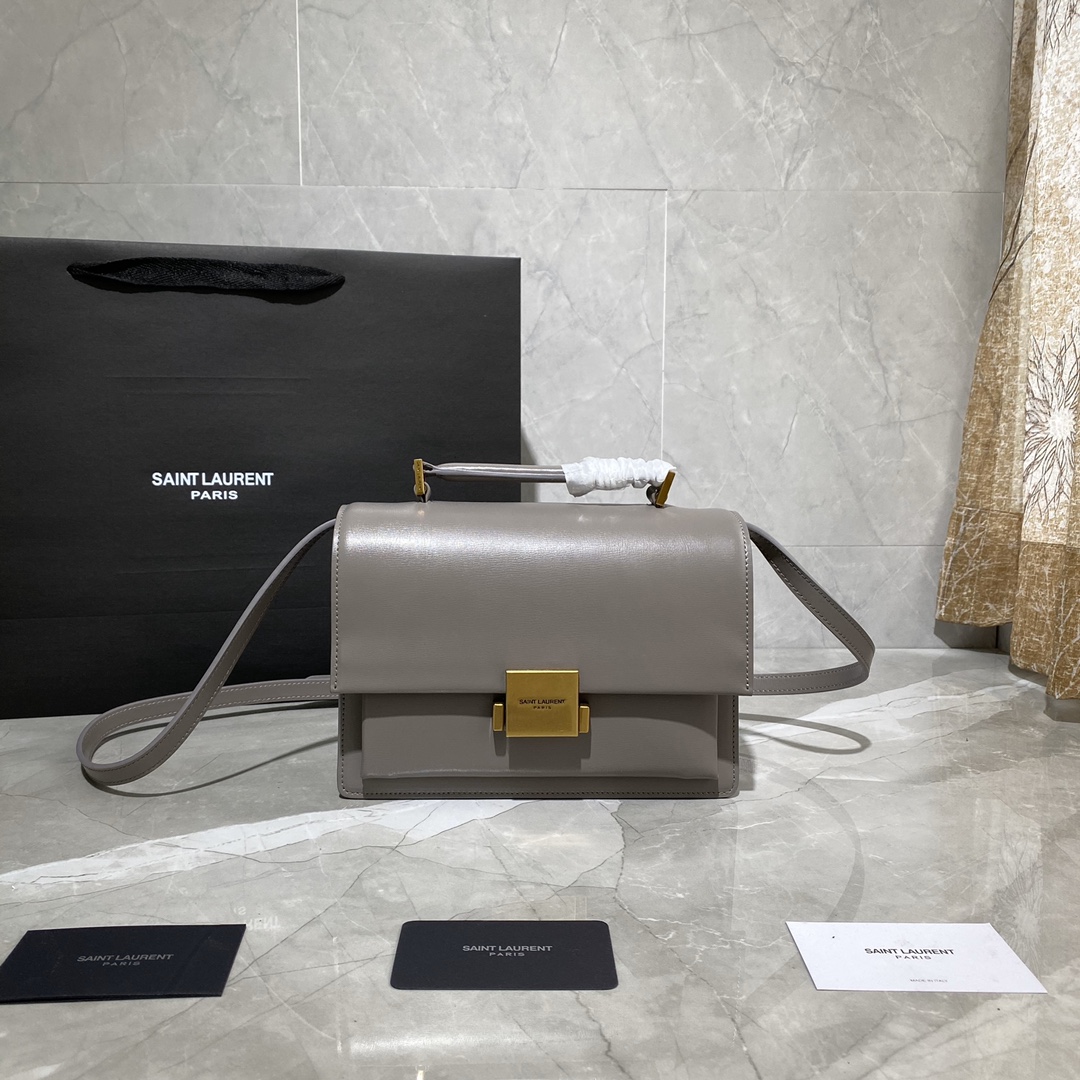 y51 medium bellechasse in leather grey and G01den 482051 22 x 16 x 9 cm