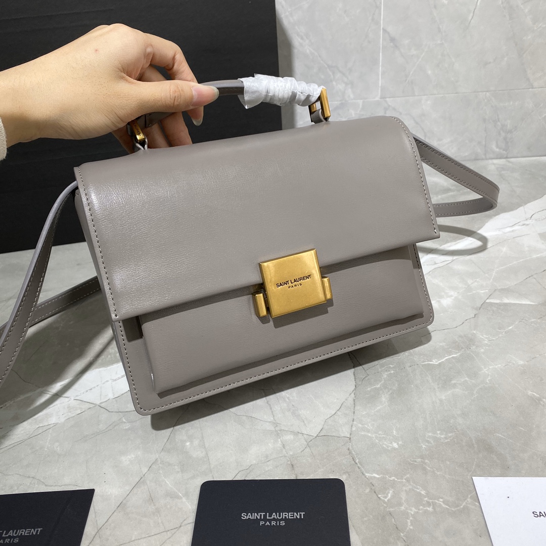 y51 medium bellechasse in leather grey and G01den 482051 22 x 16 x 9 cm
