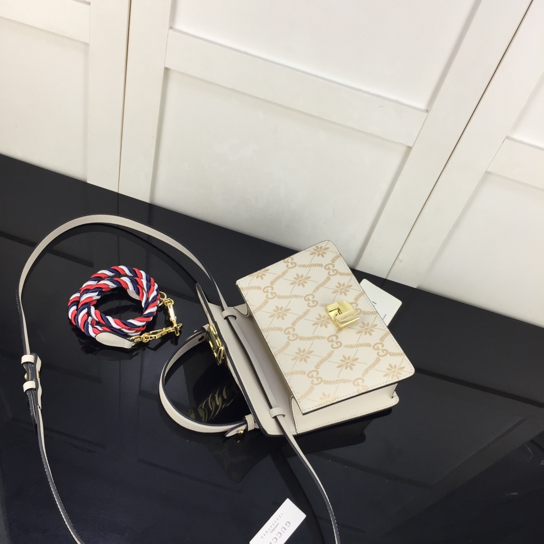Gvc*1 small sylvie chain bag white leather 470270 20 x 14 x 8 cm