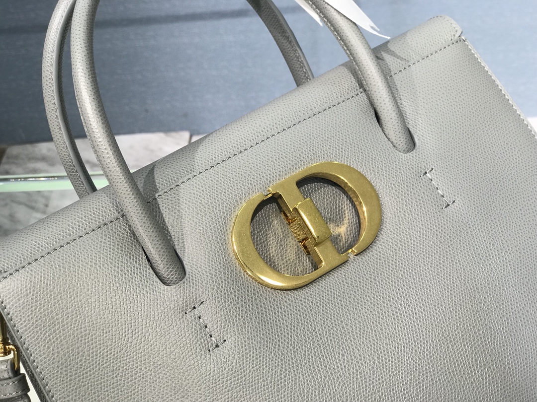 D10r large st honorÉ tote grey grained calfskin m9306 30 cm