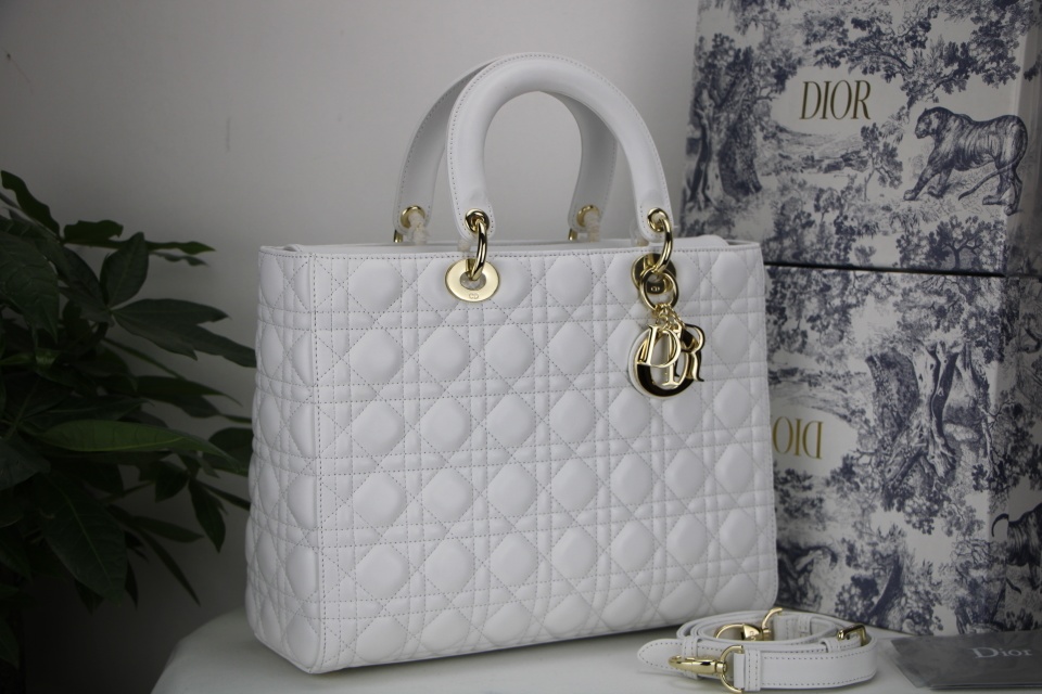 D10r large lady D10r bag white cannage lambskin m0566 32 x 25 x 11 cm