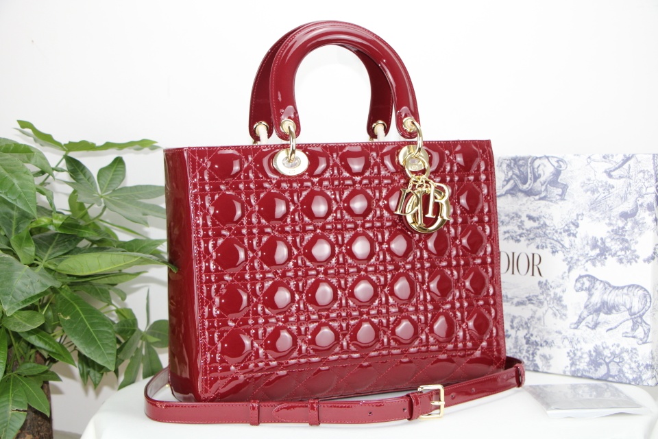 D10r large lady D10r bag cherry red patent cannage calfskin m0566 32 x 25 x 11 cm