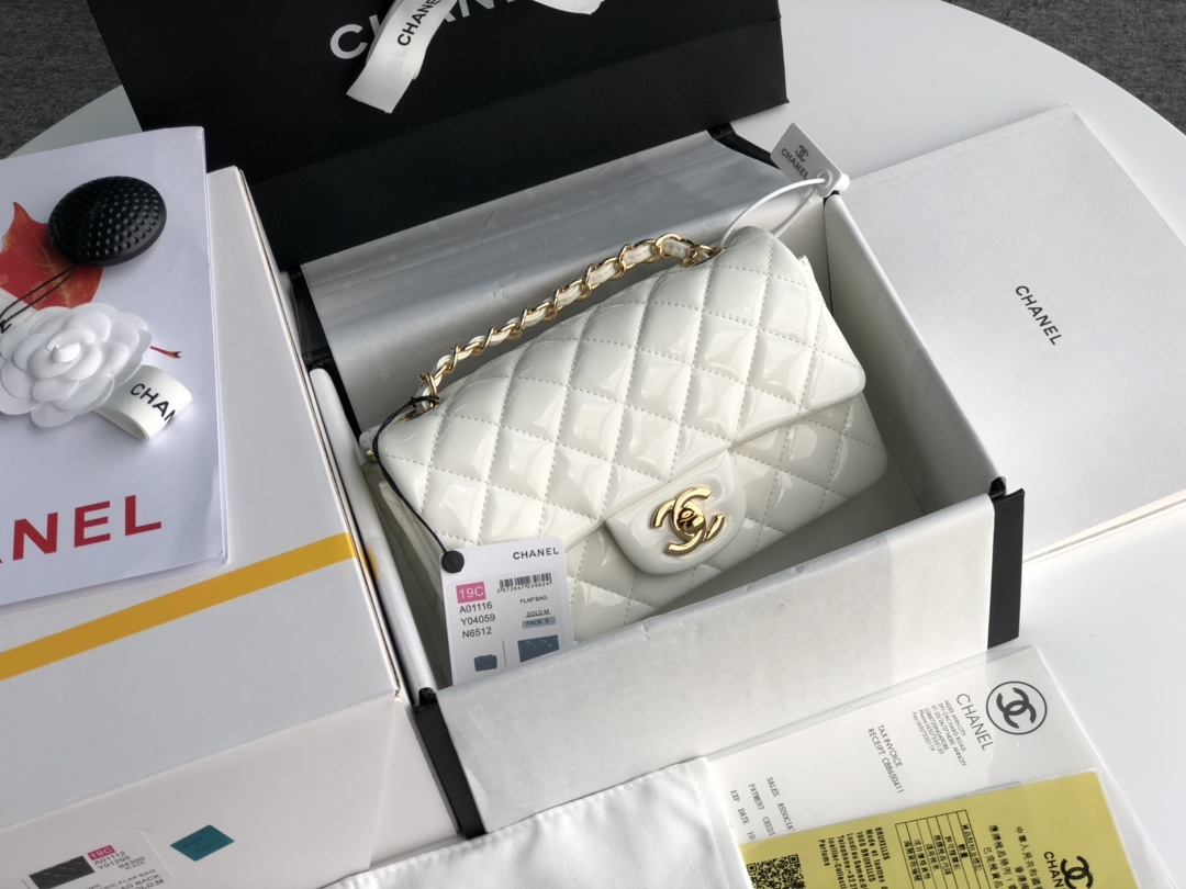 ch**el cf mini patent calfskin & G01den metal white bag 20cm