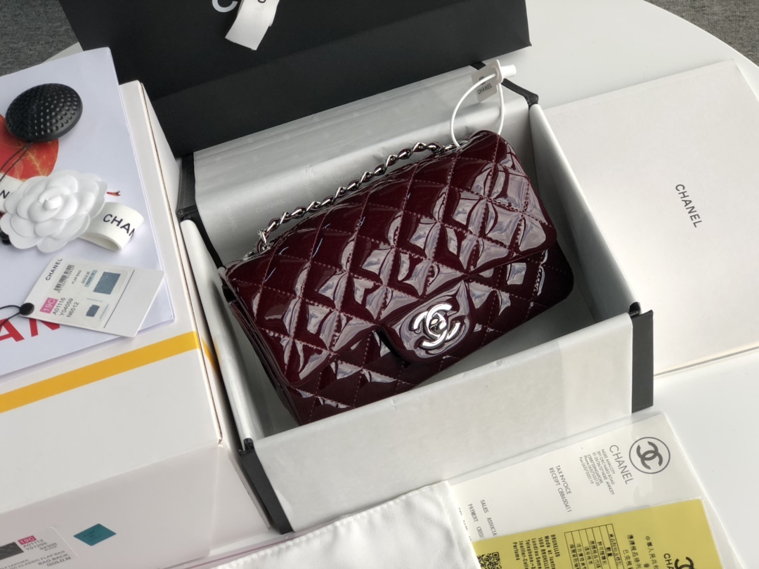 Ch**el cf mini patent calfskin & silver metal burgundy bag 20cm