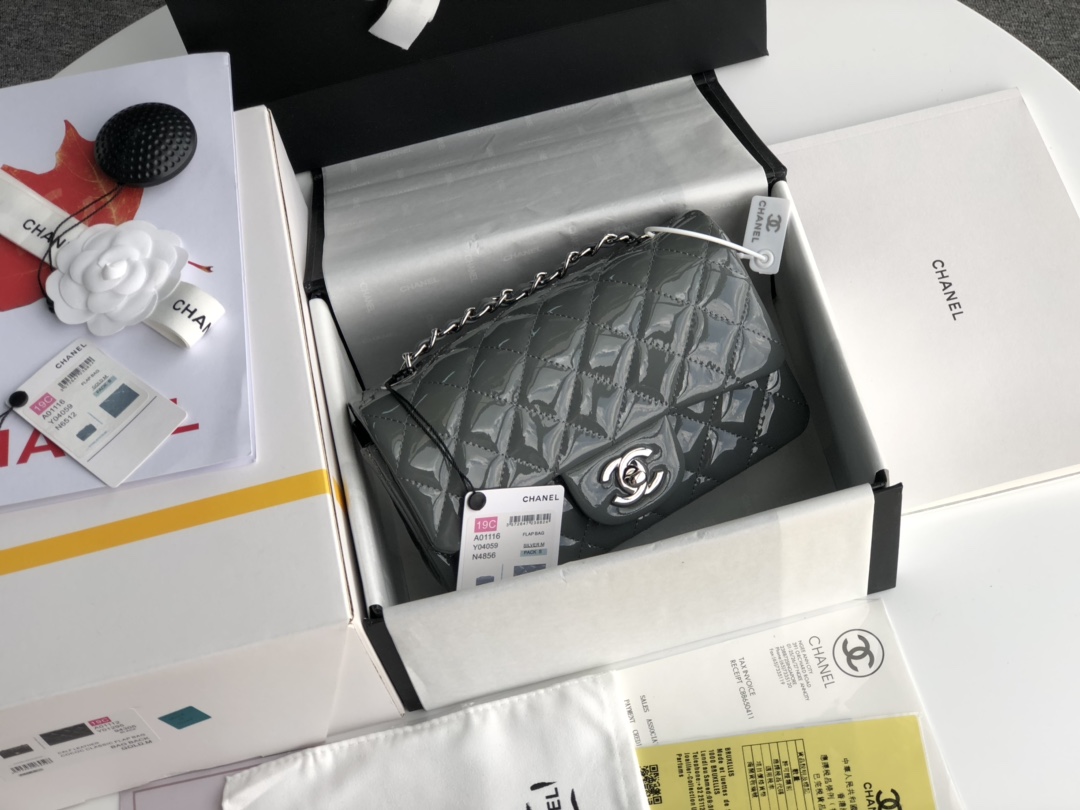 Ch**el cf mini patent calfskin & silver metal grey bag 20cm