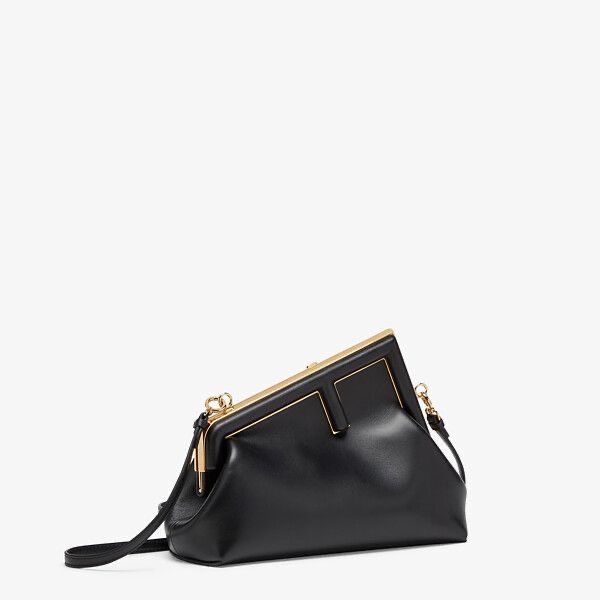 F**di first small black leather bag 8bp129abve 26 × 18 × 9.5 cm