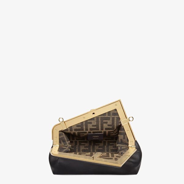 F**di first small black leather bag 8bp129abve 26 × 18 × 9.5 cm