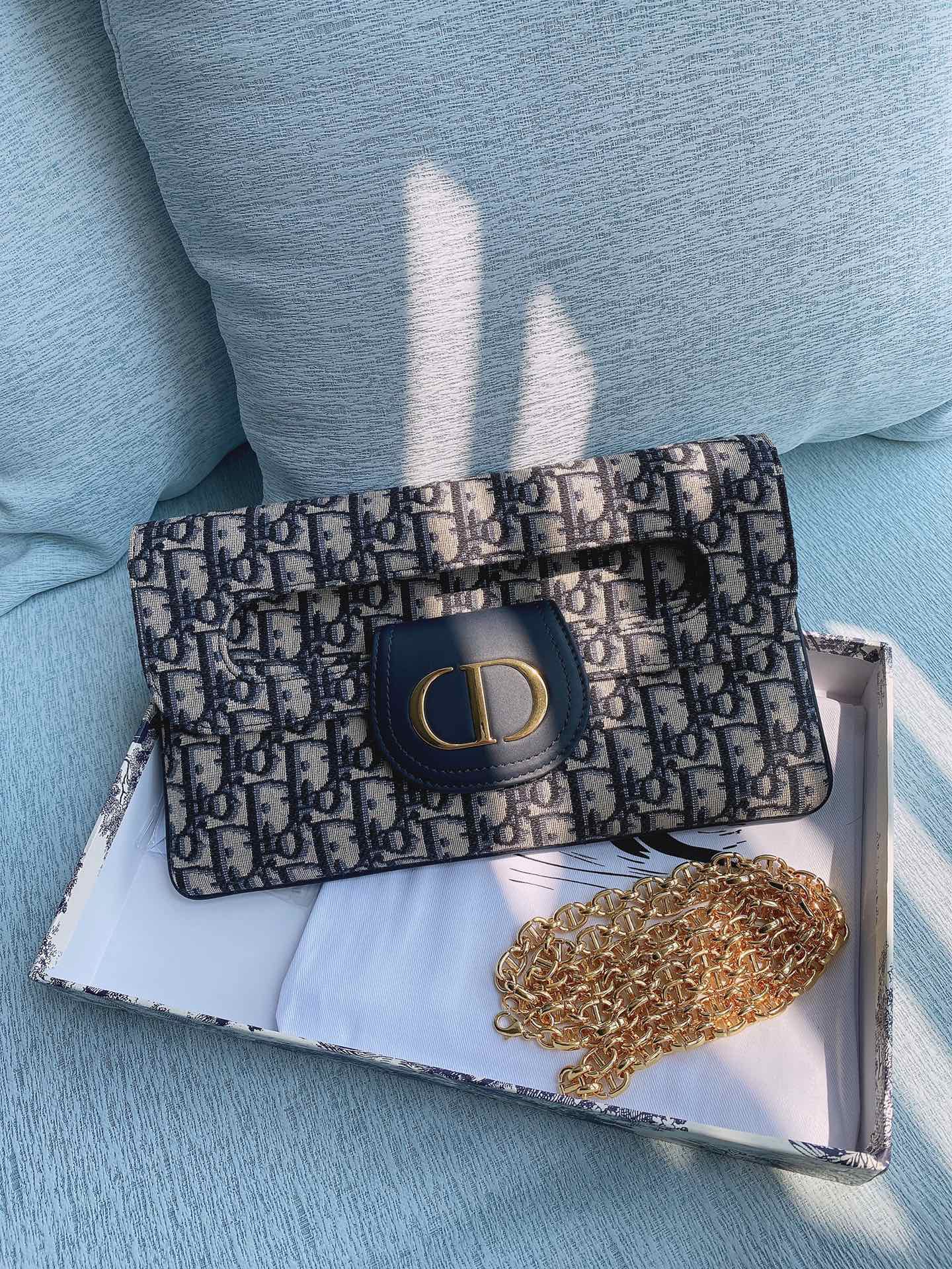 D10r medium double bag blue oblique embroidery 28 x 16.5 x 3 cm
