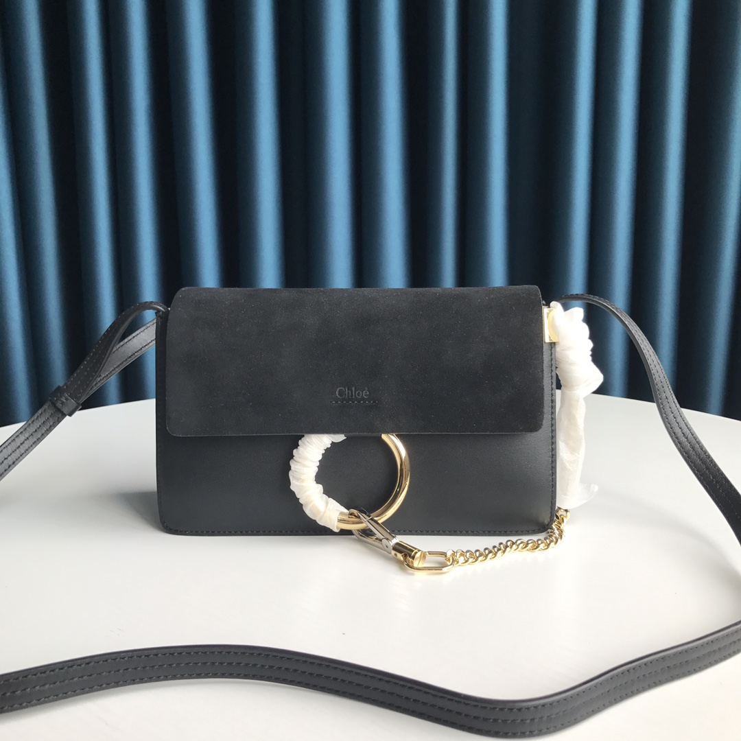 Ch10É faye small shoulder bag black chc15us127 24 x 7 x 15 cm