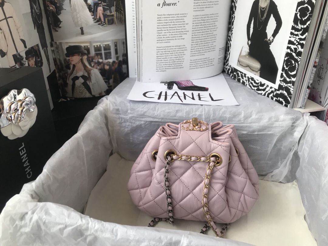 Ch**el mini drawstring bag in pink as1802 20 x 17 x 10 cm
