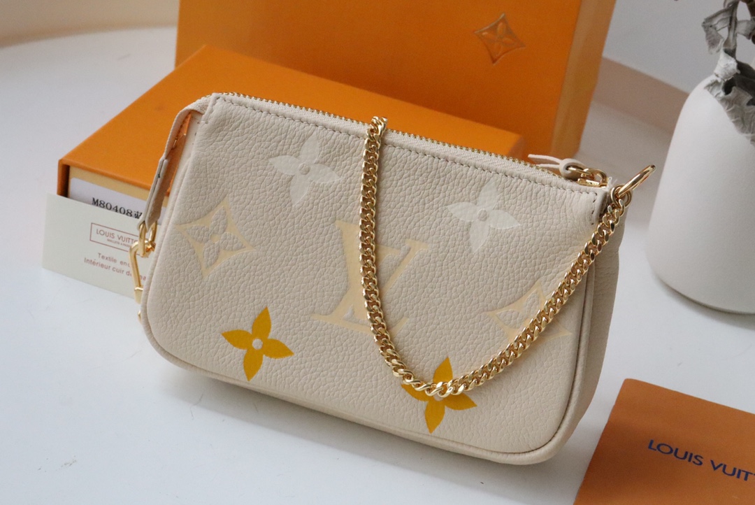 l0vis Vvtt0n mini pochette accessoires monogram empreinte leather yellow m80501 15.5 x 10.5 x 4 cm
