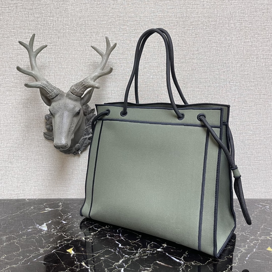 F**di medium roma tote bag gray 8bh380aei1