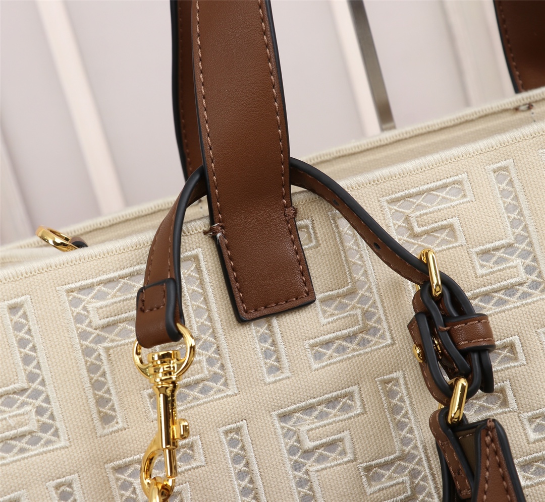 F**di spring summer 2021 tote bag monogram white 38 x 34 x 20 cm