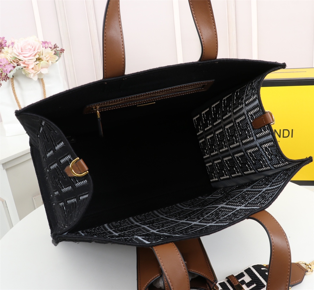 F**di spring summer 2021 tote bag monogram black 38 x 34 x 20 cm
