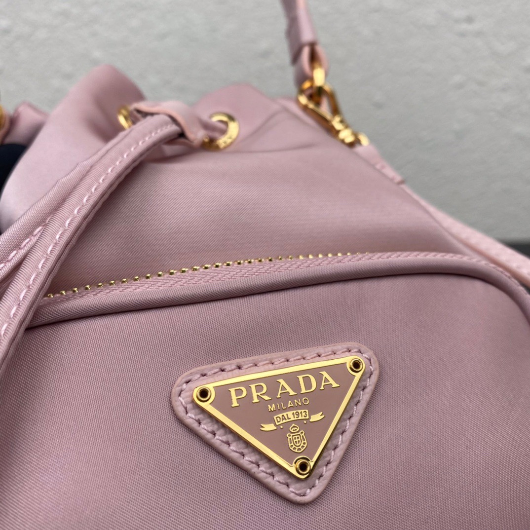 Pra*a duet re-nylon shoulder bag alabaster pink 1bh038 23 × 18 × 12 cm