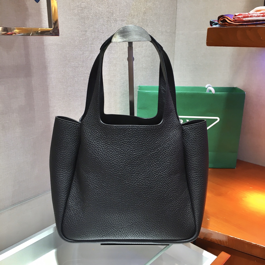 Pra*a dynamique leather handbag black 1bg335 25 x 21.5 x 14 cm