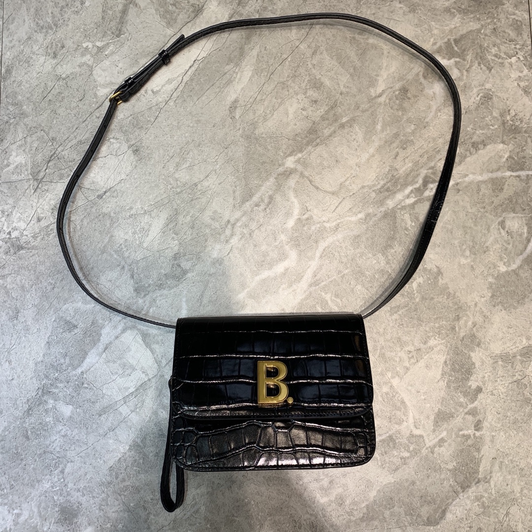 Ba1en*iaga women's b. small bag in black 6181561 18.5 x 7 x 14 cm