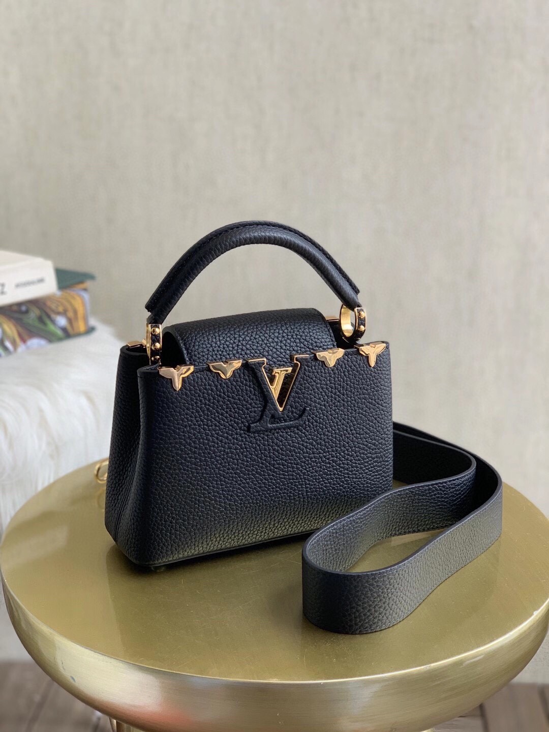 l0vis Vvtt0n capucines mini black m56669 21 x 14 x 8 cm