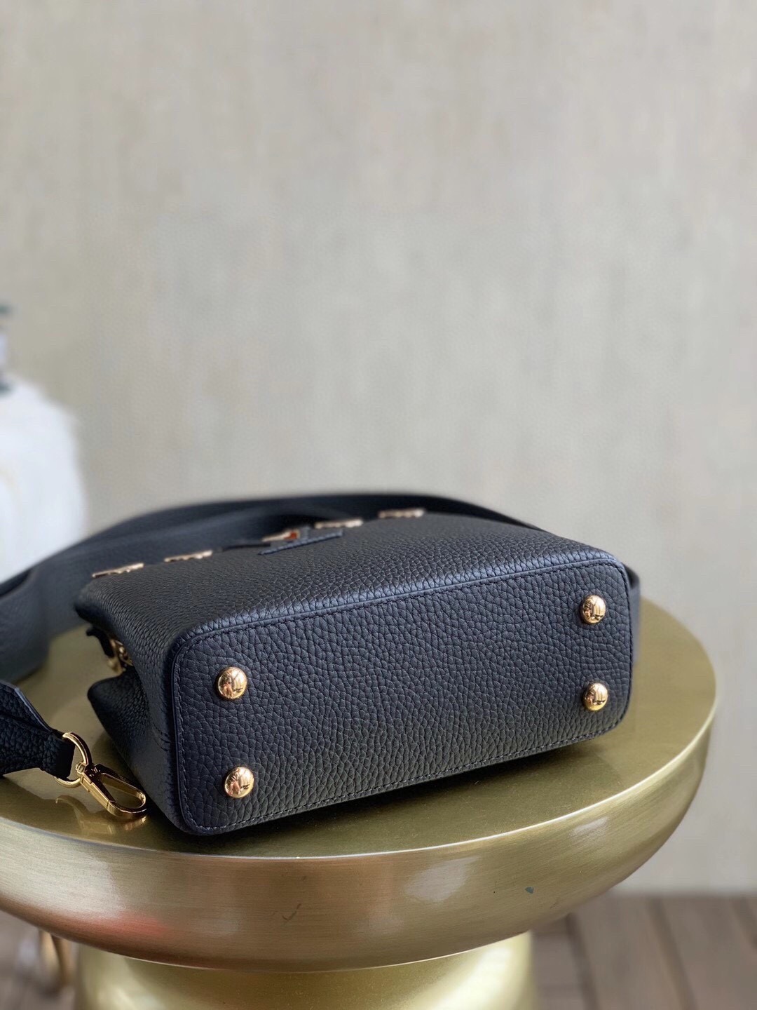 l0vis Vvtt0n capucines mini black m56669 21 x 14 x 8 cm
