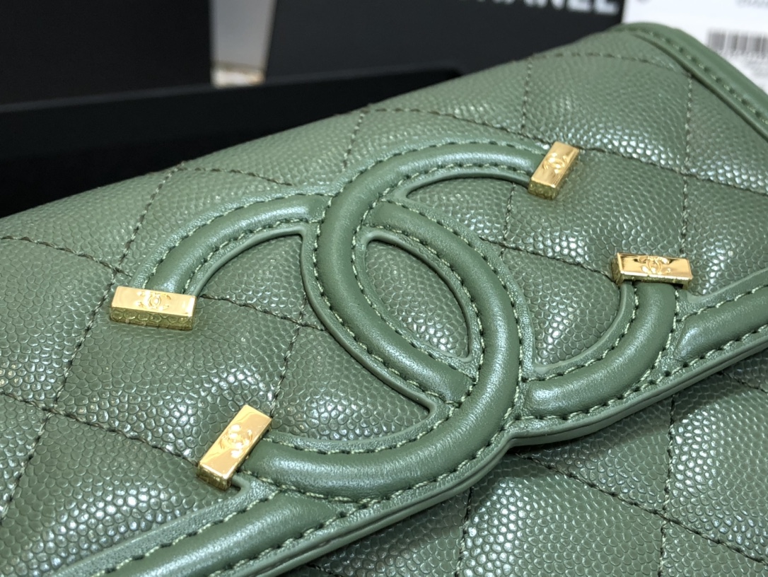 Ch**el wallet cc grain leather seafoam 84447 15 cm