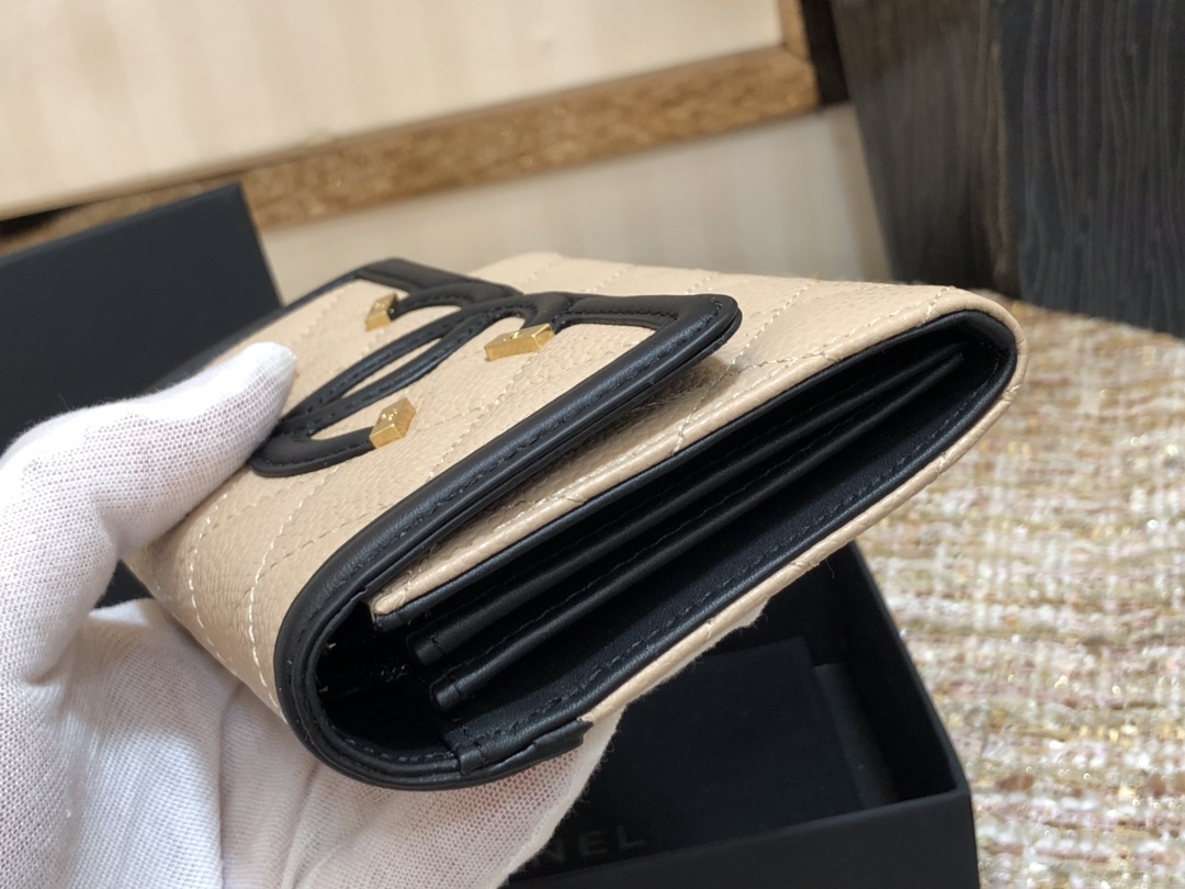 Ch**el wallet cc grain leather creme 84447 15 cm