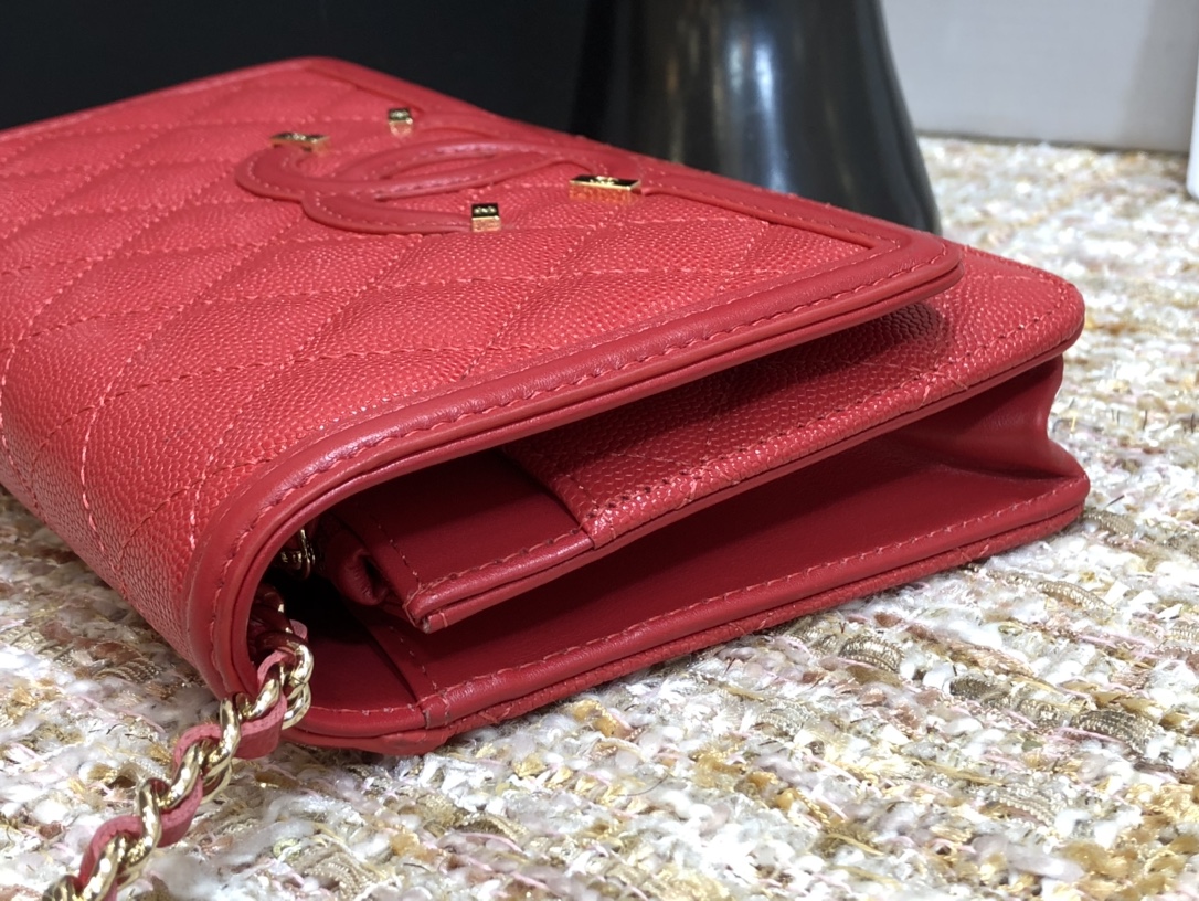 Ch**el cc filigree woc grain leather red a84451 19.5 × 3.5 × 12 cm