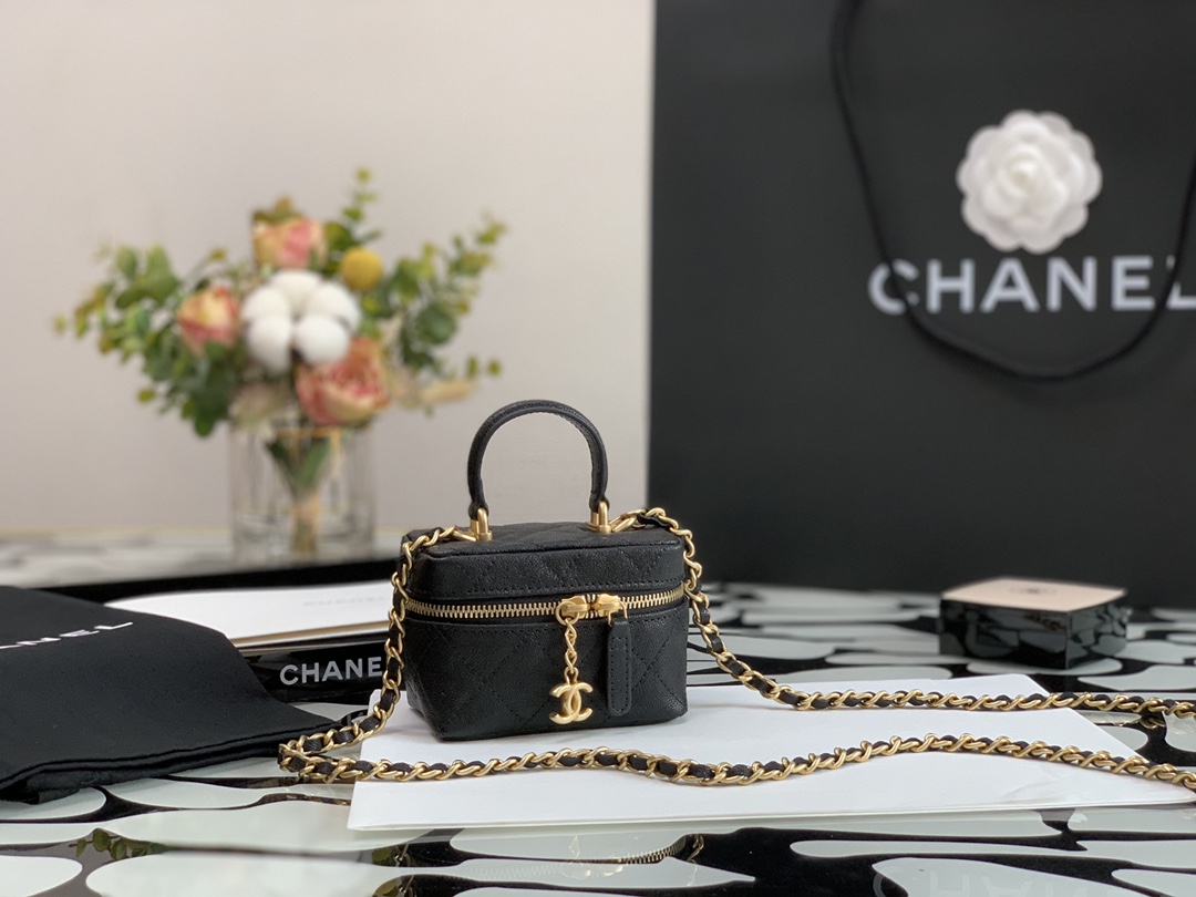 Ch**el small vanity with chain black ap2194 12 × 11.5 × 7 cm