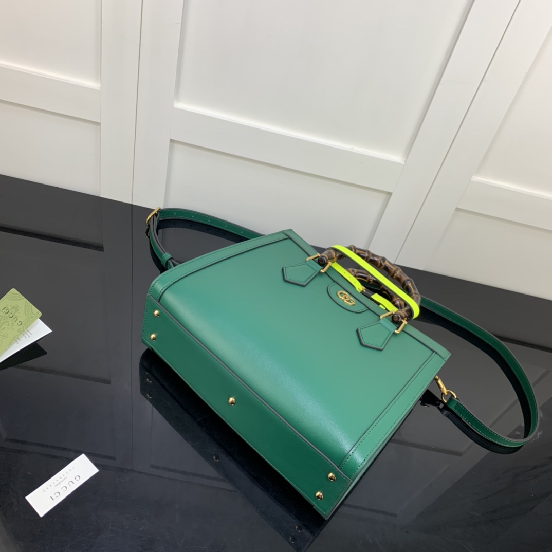Gvc*1 small diana tote bag emerald leather 660195 27 x 24 x 11 cm