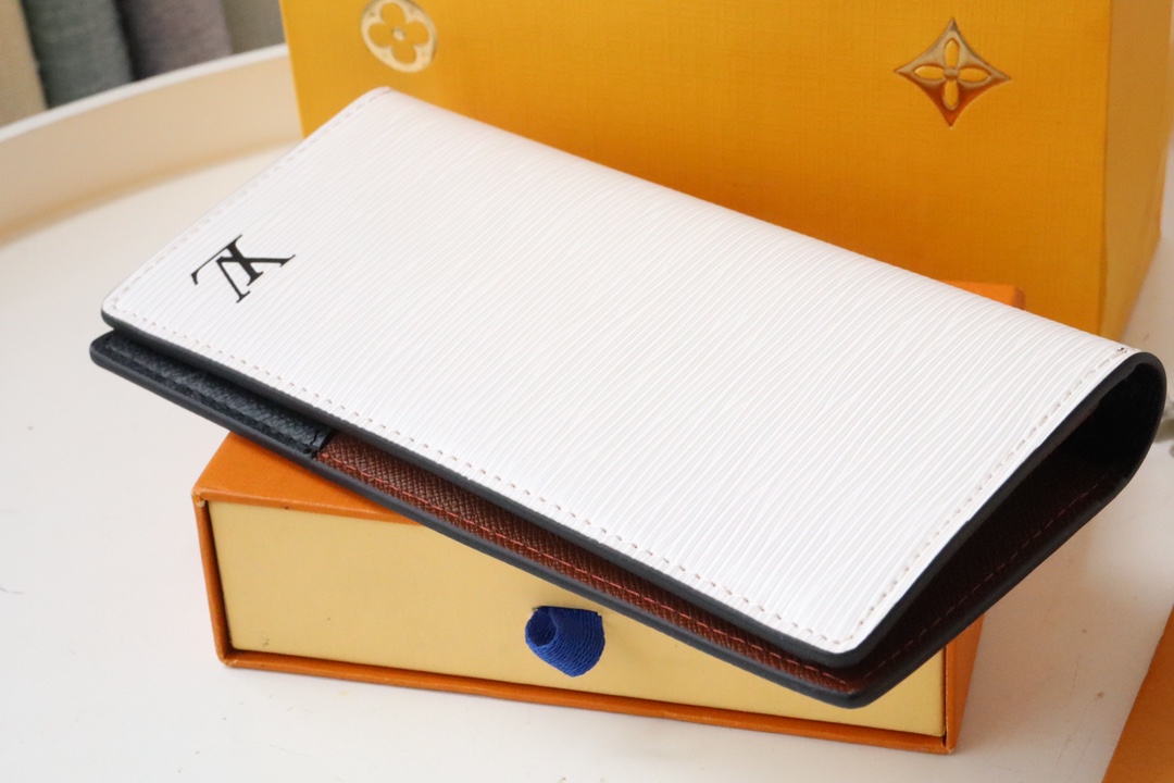 l0vis Vvtt0n brazza wallet epi leather white m80772 10 x 19 x 2 cm