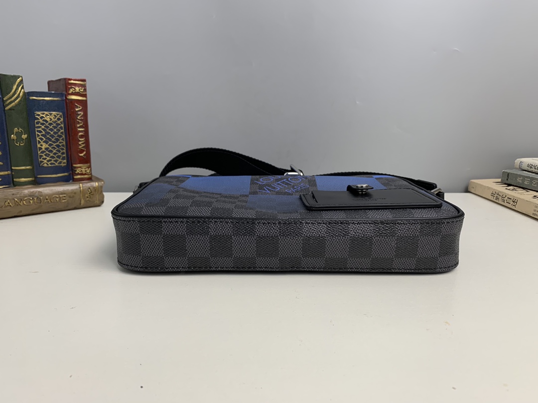 l0vis Vvtt0n alpha messenger damier graphite canvas blue n40408 26 x 17 x 5 cm