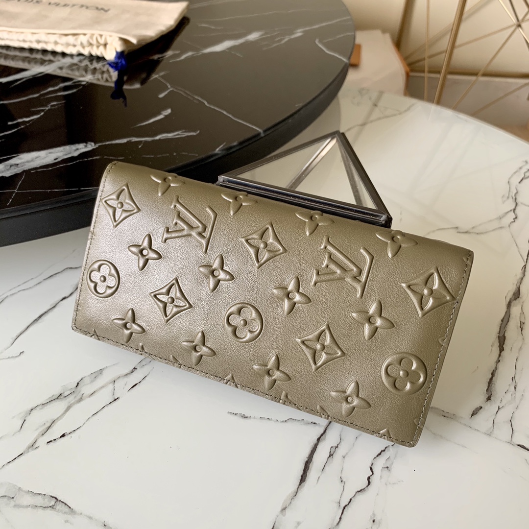 l0vis Vvtt0n brazza wallet monogram seal leather green m80503 10 x 19 x 2 cm