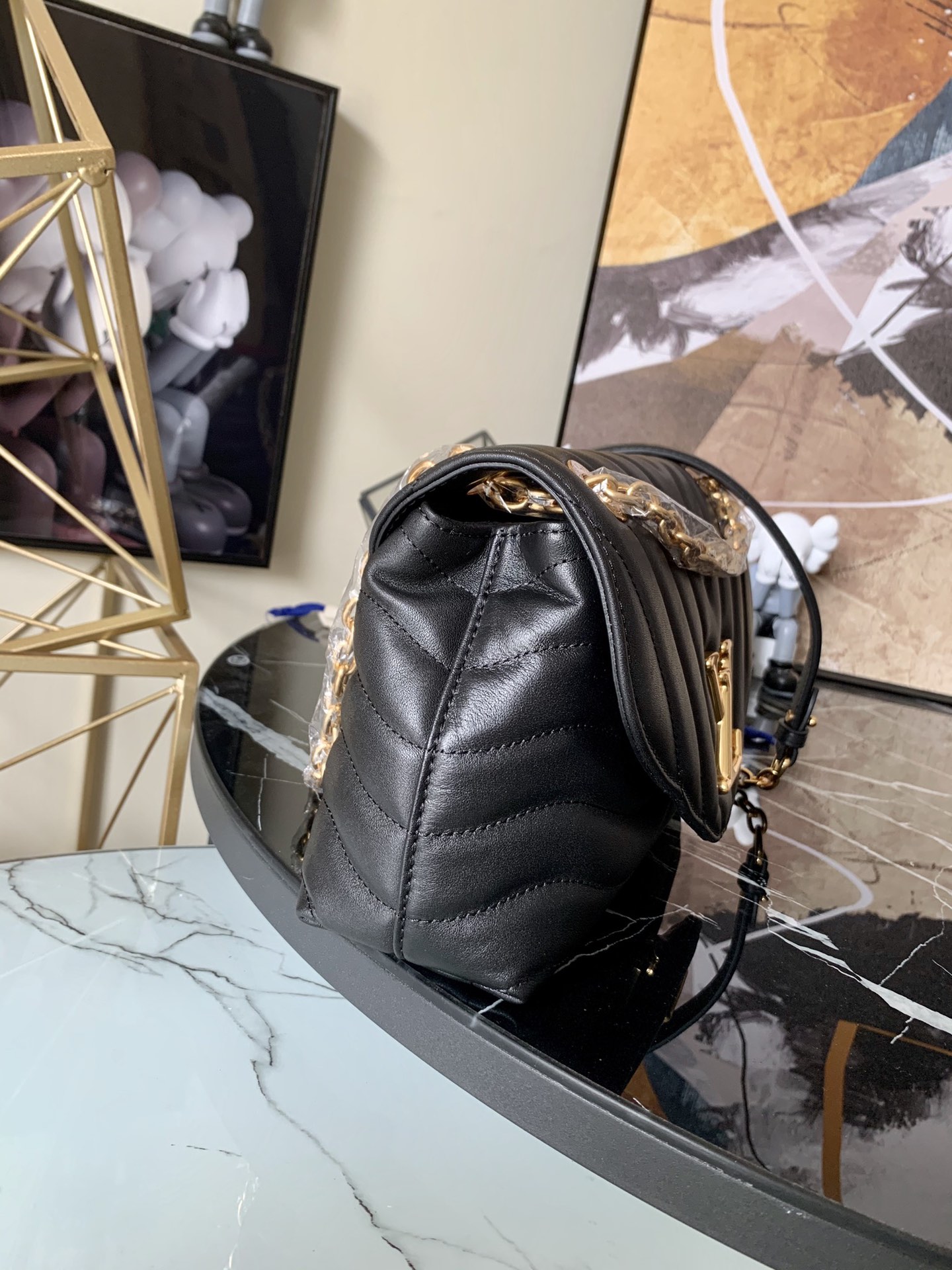 l0vis Vvtt0n new wave chain bag smooth cowhide leather black m58552 24 x 14 x 9 cm