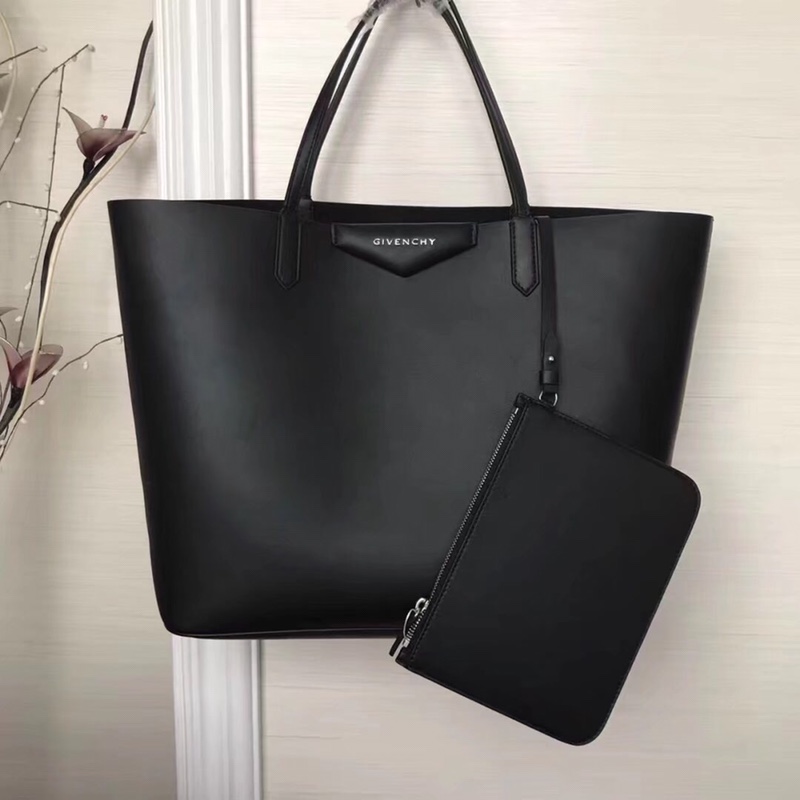 G1uenchy shopping bag black 38 x 34 x 18 cm